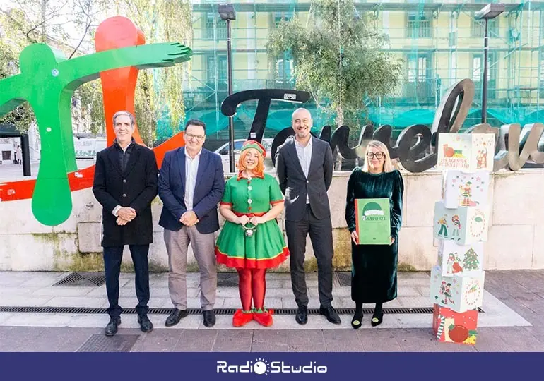La presentaci&oacute;n de la programaci&oacute;n La Navidad es Torrelavega cont&oacute; con la presencia del duende Cascabel.