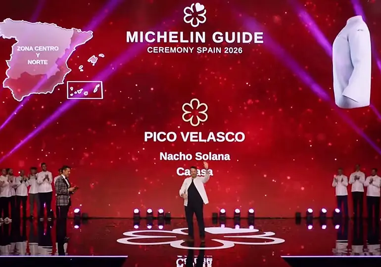 El chef Nacho Solana durante el acto en el que recibi&oacute; la primera estrella Michelin para Pico Velasco