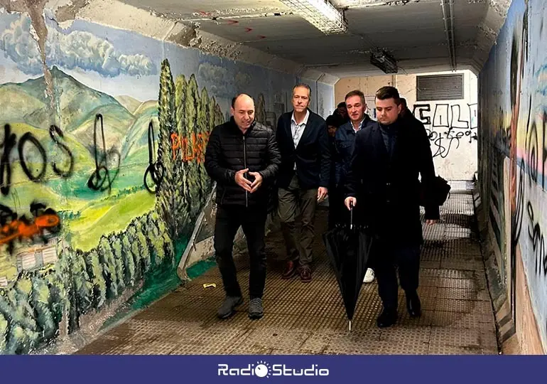 Concejales del PP han visitado Barreda, para recoger las peticiones de los vecinos.