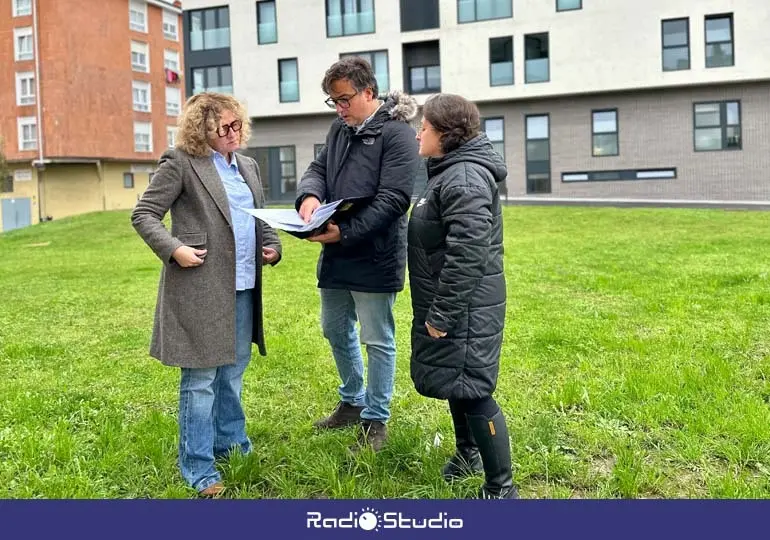 La concejala de Medio Ambiente, Patricia Portilla, visita el futuro bosque urbano | Foto: Ayuntamiento