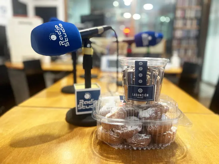 Panader&iacute;a La Asunci&oacute;n y Radio Studio les desean Feliz Navidad