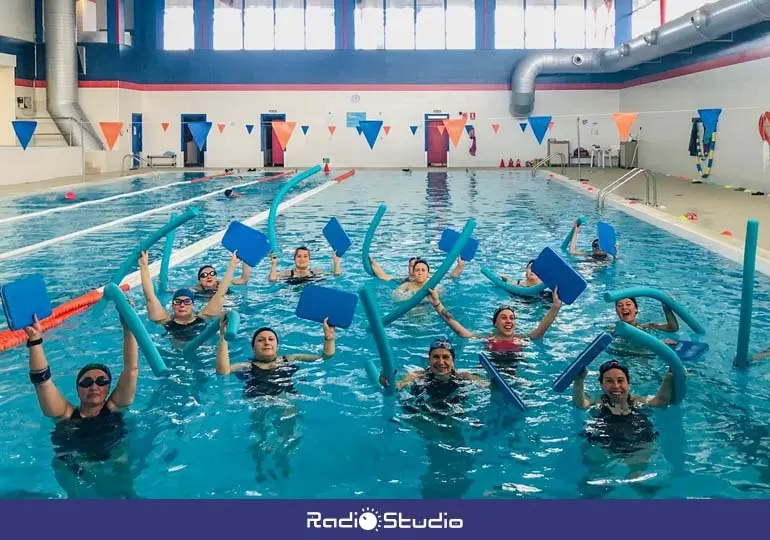 Vecinos de Polanco haciendo deporte en el pabell&oacute;n polideportivo de Requejada | Foto: Ayuntamiento de Polanco