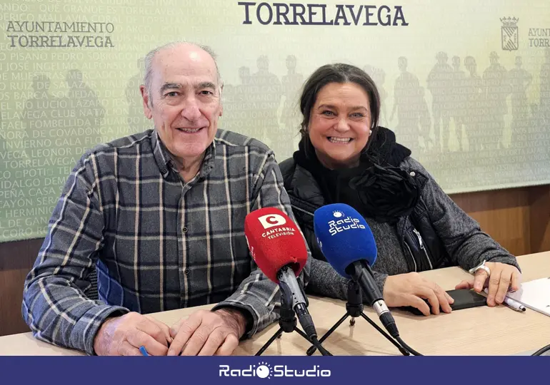La concejal de Cultura, Esther V&eacute;lez, y el comisario de la muestra, Jes&uacute;s Alberto P&eacute;rez Casta&ntilde;os | Foto: Ayuntamiento