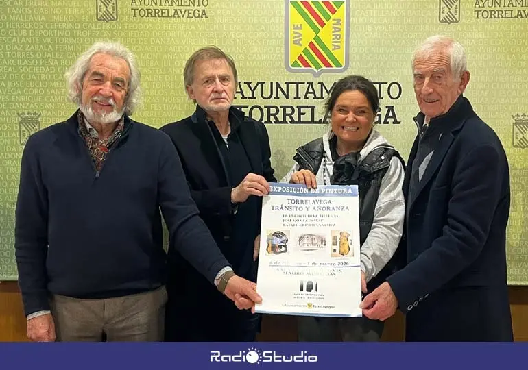 Presentaci&oacute;n de la exposici&oacute;n colectiva 'Torrelavega, tr&aacute;nsito y a&ntilde;oranza' con 16 obras de Rafa Crespo, Antonio D&iacute;az Villegas y Jos&eacute; G&oacute;mez | Foto: Radio Studio
