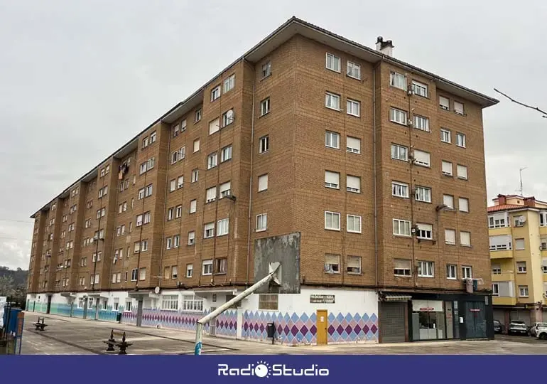 El bloque n&uacute;mero 12 del Valle de Cabu&eacute;rniga, en la Nueva Ciudad, donde tuvieron lugar los hechos | Foto: Radio Studio