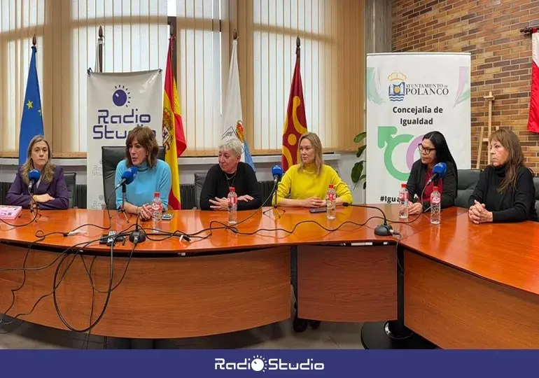 Participantes este s&aacute;bado en la tertulia en torno al 8M en Polanco.