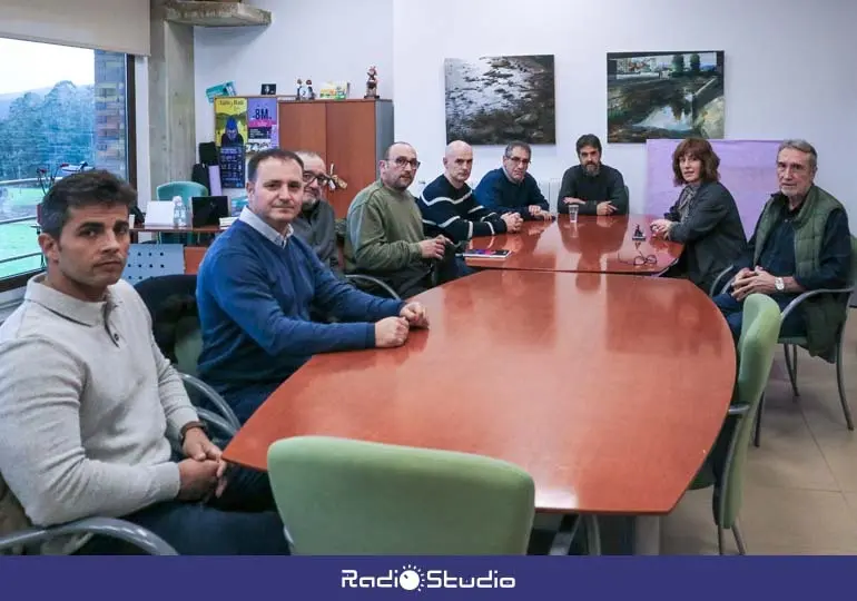 Reuni&oacute;n de la alcaldesa de Polanco con el comit&eacute; de empresa de Solvay en Barreda | Foto: Ayuntamiento