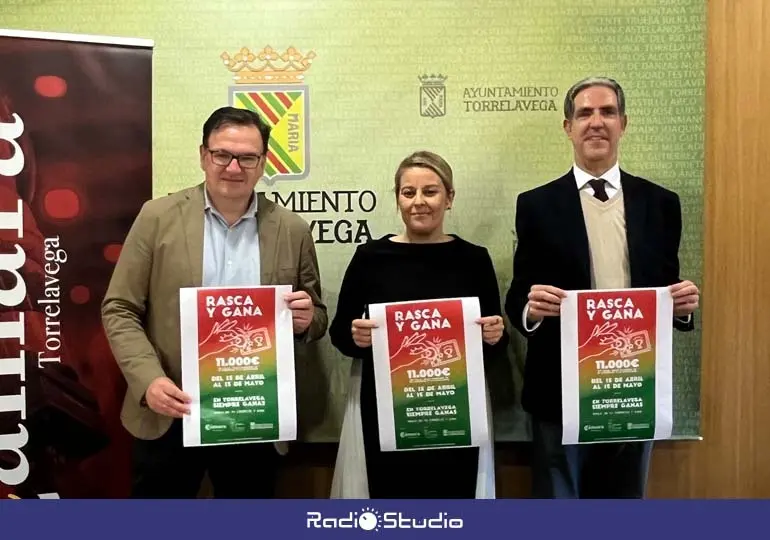 Cristina Garc&iacute;a Vi&ntilde;as, Rosendo Ruiz y Carlos Augusto Carrasco han presentado la campa&ntilde;a | Foto: Radio Studio