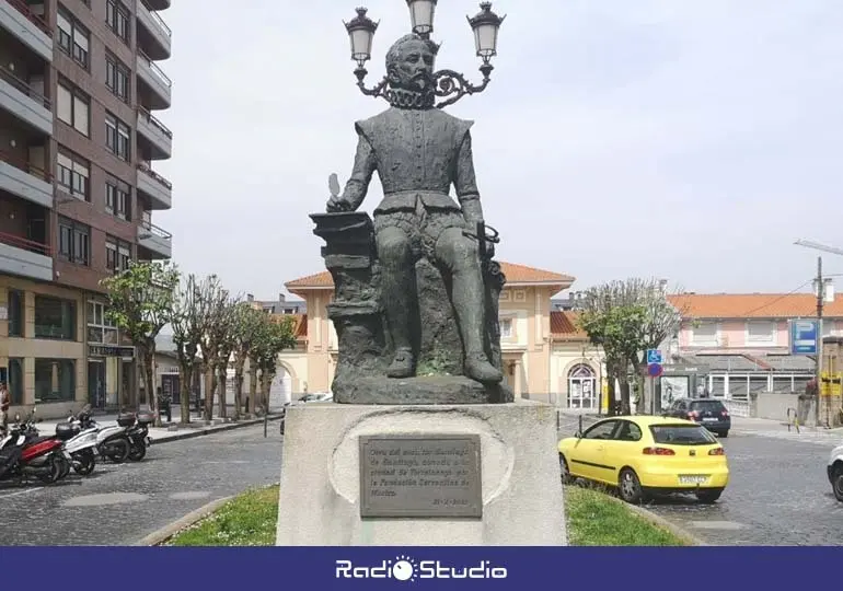 Estatua de Miguel de Cervantes en Torrelavega | Foto: Ayuntamiento