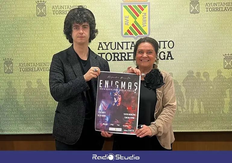 Alejandro Revuelta y Esther V&eacute;lez presentan 'Enigmas' | Foto: Radio Studio