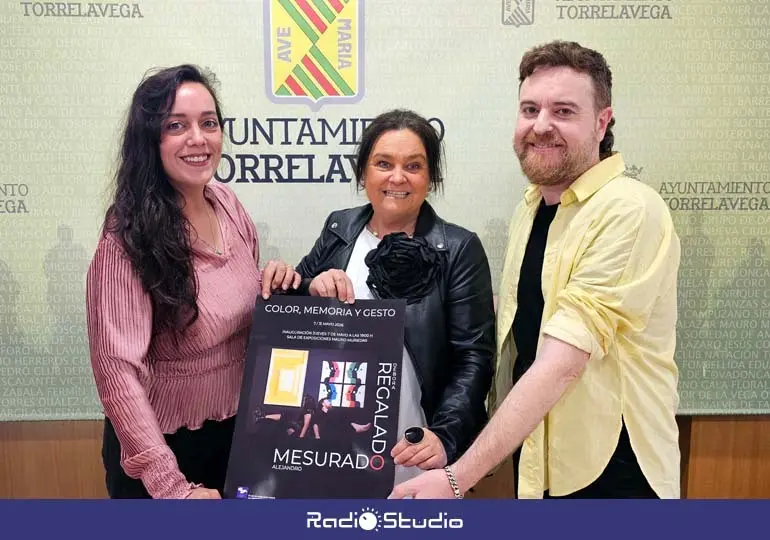 Esther V&eacute;lez junto a D&eacute;bora Regalado y Alejandro Mesurado | Foto: Ayuntamiento