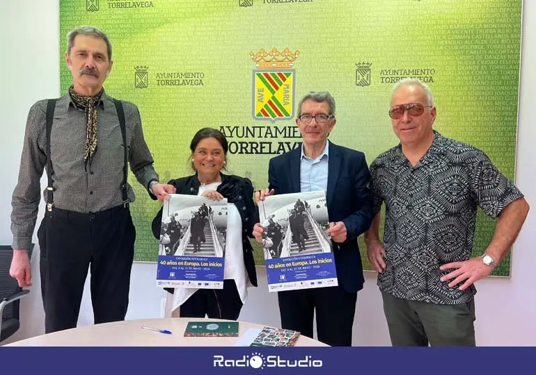 Presentaci&oacute;n de la exposici&oacute;n fotogr&aacute;fica '40 a&ntilde;os en Europa. Los inicios' | Foto: Radio Studio