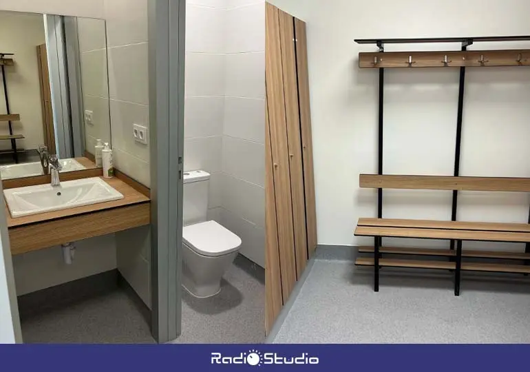 Resultado de la remodelaci&oacute;n de los vestuarios | Fotos: Radio Studio