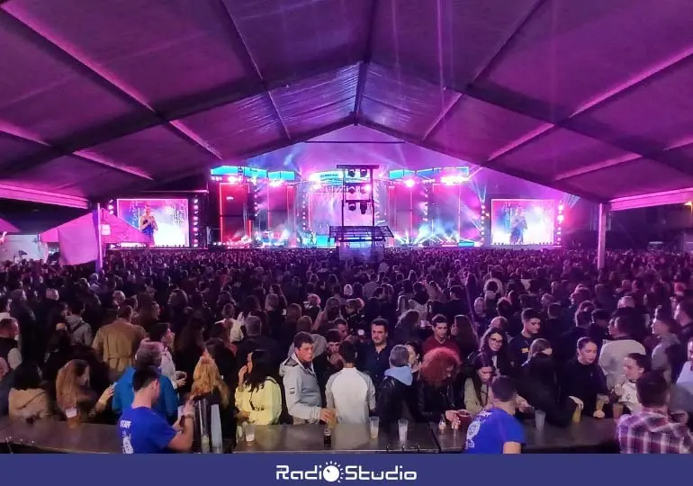 El espect&aacute;culo de la orquesta Panorama fue el broche de oro a las fiestas de San Migueluco en Campuzano.