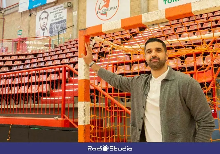 Saeid Barkhordari ya posa en su nueva porter&iacute;a | Foto: BMT