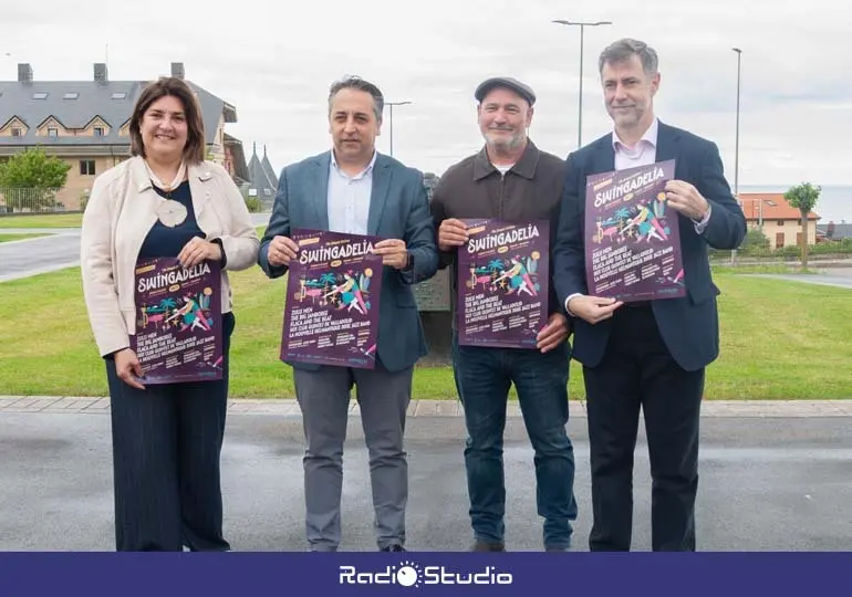 El consejero de Cultura, Luis MArtinez Abad, y el alcalde de Pi&eacute;lagos, Carlos Caram&eacute;s, en la presentaci&oacute;n de la tercera edici&oacute;n del festival Swingadelia | Foto: Gobierno