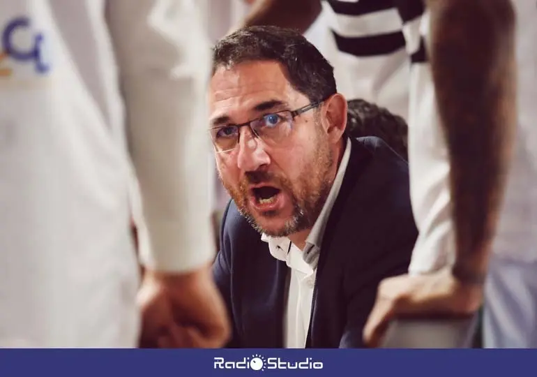 El t&eacute;cnico donostiarra iniciar&aacute; su tercera temporada en Torrelavega | Foto: GAC