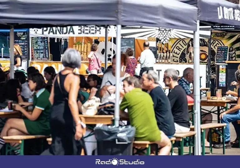●	La primera edici&oacute;n de la feria abre hoy sus puertas con m&aacute;s de 80 variedades de cerveza | Foto: Ayuntamiento