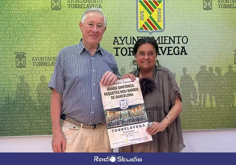 La concejala de Cultura, Esther V&eacute;lez, y Manuel Sa&ntilde;udo han presentado el concierto | Foto: Radio Studio