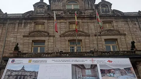 Completados los trabajos de estabilizaci&oacute;n del viejo Palacio municipal de Torrelavega.