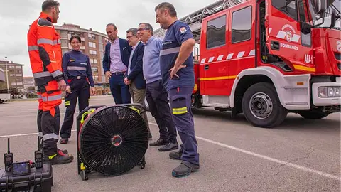 El Parque de Bomberos de Torrelavega incorpora una segunda autoescala para intervenciones en altura.