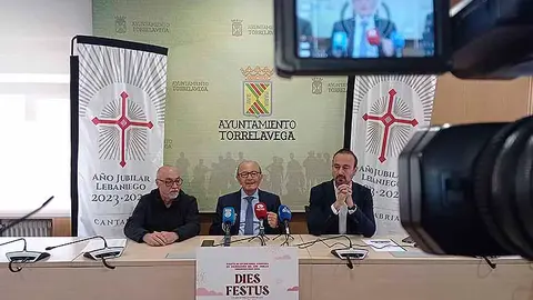 Presentaci&oacute;n del espect&aacute;culo Dies Festus, que se podr&aacute; ver este s&aacute;bado y domingo a las 22.00 horas en la plaza Baldomero Iglesias.
