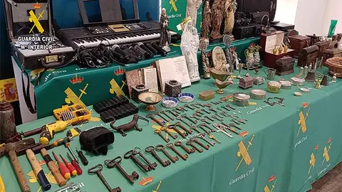 En la operaci&oacute;n Sanandr&eacute;s se han intervenido 140 efectos religiosos y dinero en efectivo, procedente del expolio de los 'cepillos' de decenas de iglesias.