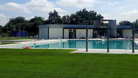 Piscinas de verano de Torrelavega, en Tanos