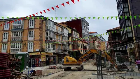 Vista de la calle Julian Ceballos actualmente en obras