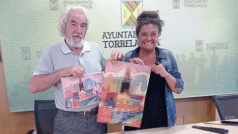 Presentación de la actividad multicultural promovida por el grupo independiente de la Escuela de Artes Eduardo López Pisano.