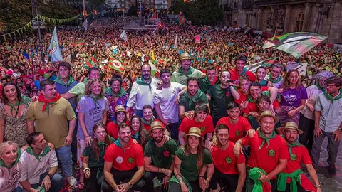 Vista general del preg&oacute;n con el que se inauguraron las fiestas de La Patrona 2023 en Torrelavega.