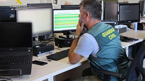 La Guardia Civil alerta por el aumento de la estafa del 'falso hijo'.