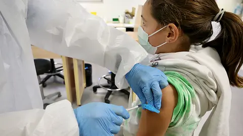 La campa&ntilde;a de vacunaci&oacute;n conjunta contra la gripe y el Covid comienza el 1 de octubre.