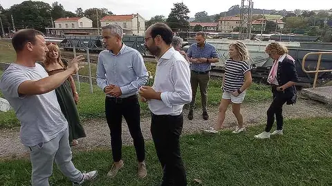 Miembros del PSOE han hecho hoy balance de las inversiones ferroviarias y acciones realizadas en Torrelavega.
