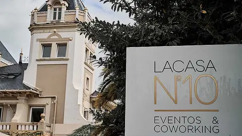 El nuevo espacio de coworking y eventos se ubica en la antigua Casa Encantada, en el paseo de Julio Hauzeur.