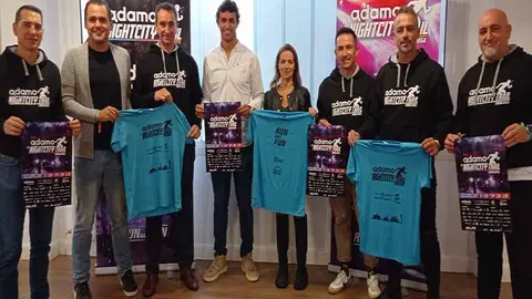 Organizadores y patrocinadores en la presentaci&oacute;n de la 8&ordf; Adamo Night City Trail.