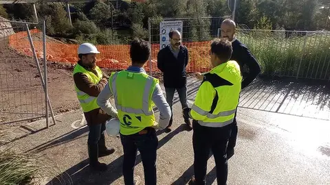 Visita a las obras de la rampa de uni&oacute;n entre la pasarela y 'el patatal'.