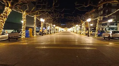 Iluminaci&oacute;n navide&ntilde;a instalada en la avenida de Espa&ntilde;a el a&ntilde;o pasado.