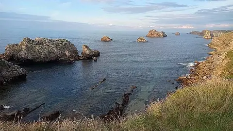 El territorio de Geoparque Costa Quebrada se extiende por Pi&eacute;lagos, Miengo, Polanco, Suances y Santillana del Mar.