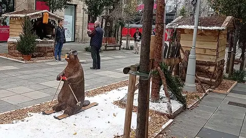 Varios elementos de la decoraci&oacute;n navide&ntilde;a de la calle Ancha han sido destrozados.