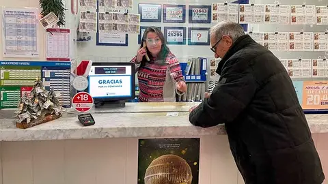 Administraci&oacute;n de Loter&iacute;a n&uacute;mero 6 de Torrelavega, en la calle Bonifacio del Castillo.