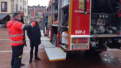 El nuevo cami&oacute;n autobomba de Bomberos se ha adquirido en el mercado de segunda mano por 108.000 euros.