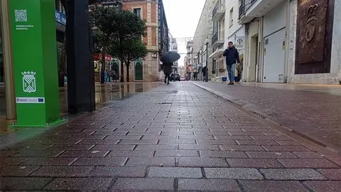 Los actuales adoquines centrales de la calle Mártires serán sustituidos por asfalto impreso pintado de color rojizo