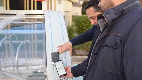El aparcabicis seguro se ha instalado en Renedo, cerca de la estaci&oacute;n, una parada de autob&uacute;s y el complejo deportivo.
