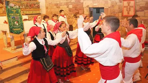 Una treintena de miembros forman la Agrupaci&oacute;n de Picayos de Vi&eacute;rnoles.