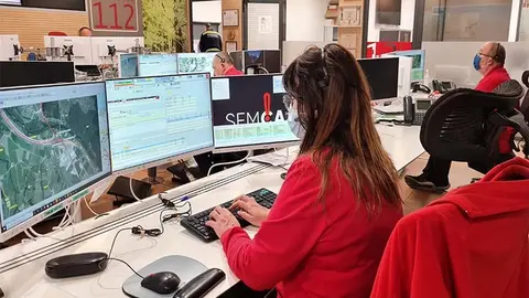 Imagen de archivo  del centro de recepci&oacute;n de llamadas de emergencia del 112 Cantabria.