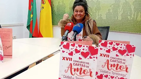 La concejal de Cultura, Esther V&eacute;lez, ha presentado hoy los detalles del XVII Concurso de Cartas de Amor Ciudad de Torrelavega.
