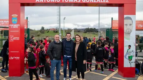 El campo de f&uacute;tbol de Mijarojos ya tiene nombre: "Campo Municipal Antonio Tom&aacute;s Gonz&aacute;lez&rdquo;
