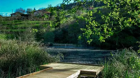 El Pozo Tremeo, en Polanco, es el &uacute;nico lago natural de la franja costera de Cantabria.