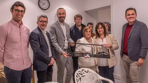 Imagen de archivo de la inauguraci&oacute;n de la nueva sede de la Asociaci&oacute;n AMAT en Torrelavega el pasado mes de marzo | Foto: Ayuntamiento